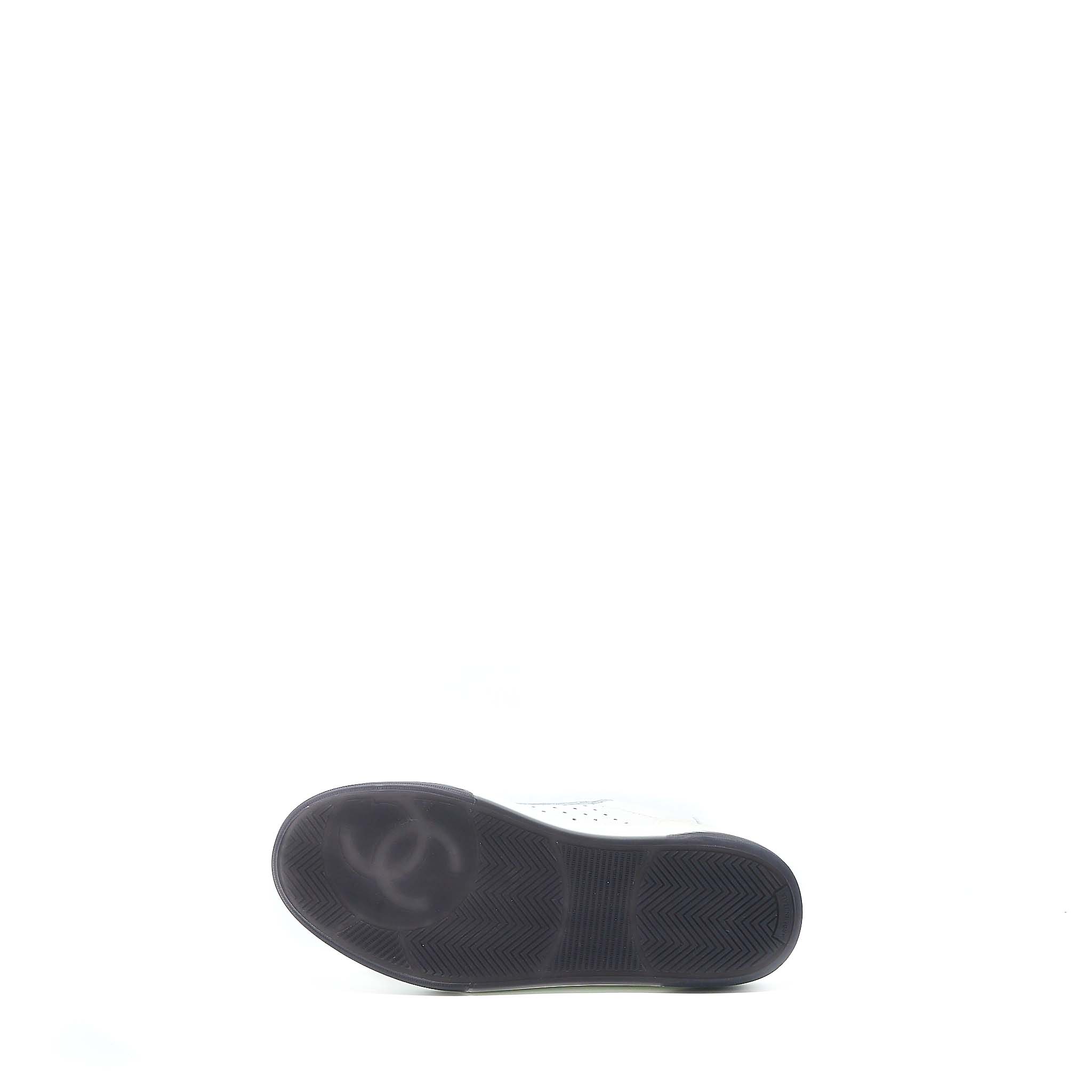 CHANEL LETTER/CC LOGO SNEAKER CALFSKIN BLACK/WHITE