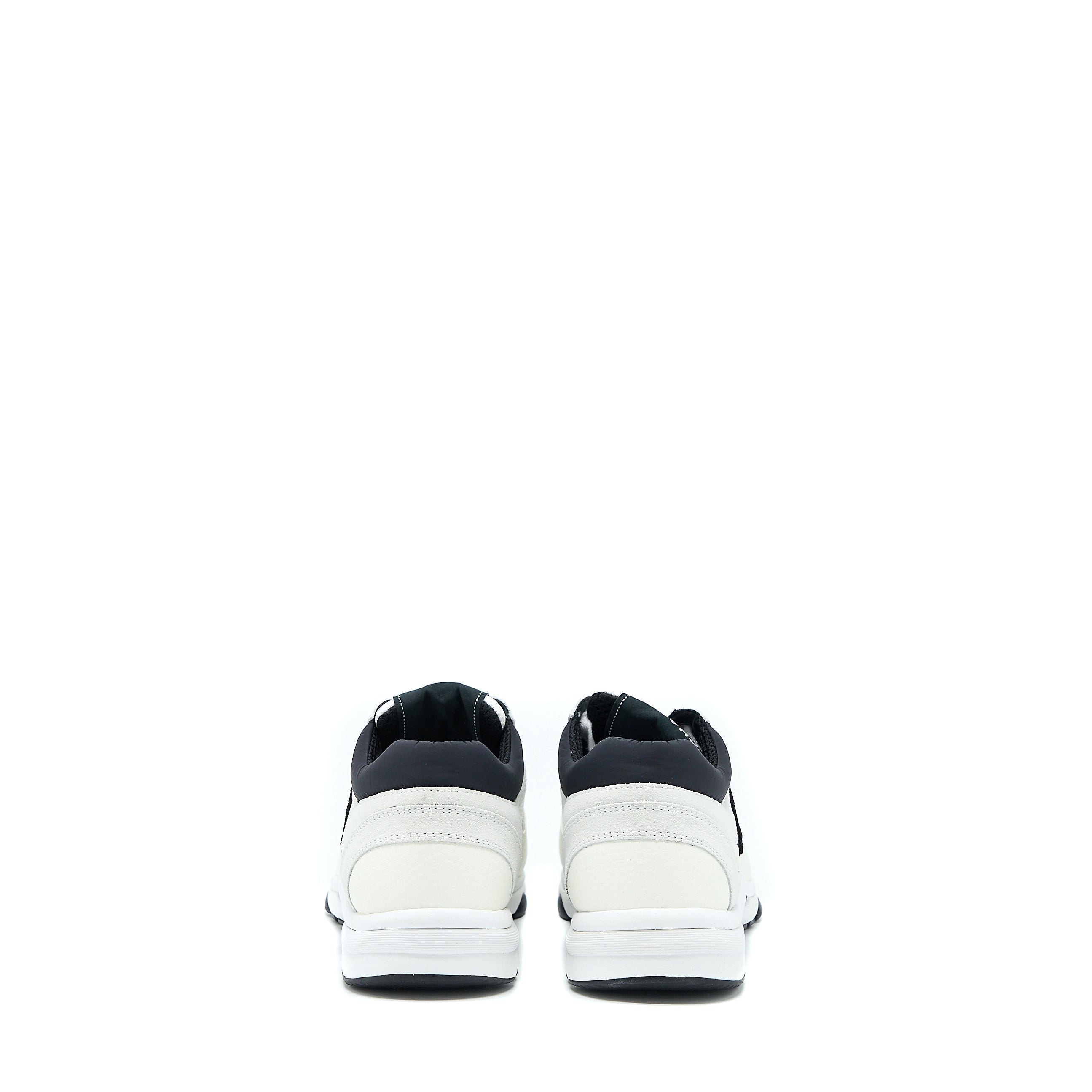 CHANEL CC LOGO SNEAKER CALFSKIN/SUEDE BLACK/WHITE