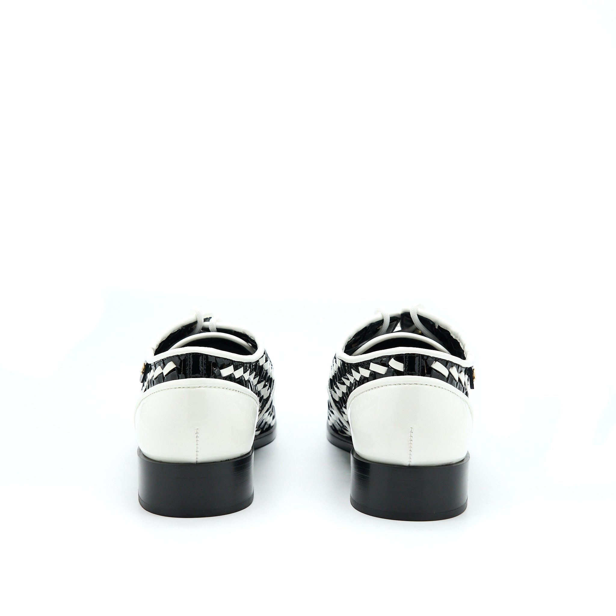 CHANEL PATENT BLACK/WHITE LOAFER