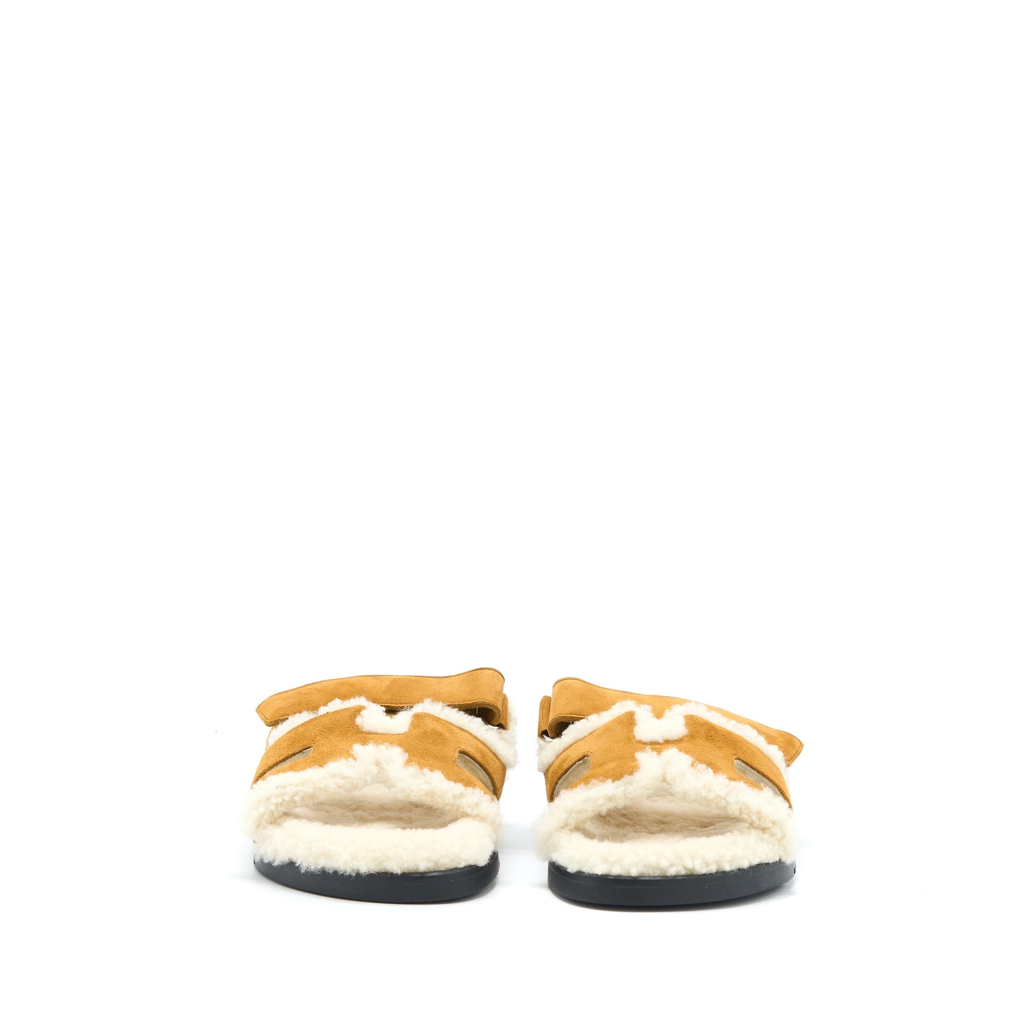 HERMES CHYPRE SANDAL SUEDE GOATSKIN/SHEARLING BEIGE DOREEN/ECRU