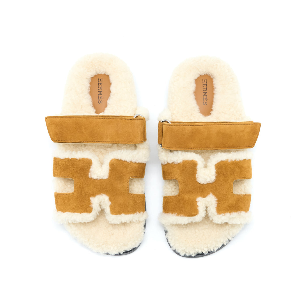 HERMES CHYPRE SANDAL SUEDE GOATSKIN/SHEARLING BEIGE DOREEN/ECRU