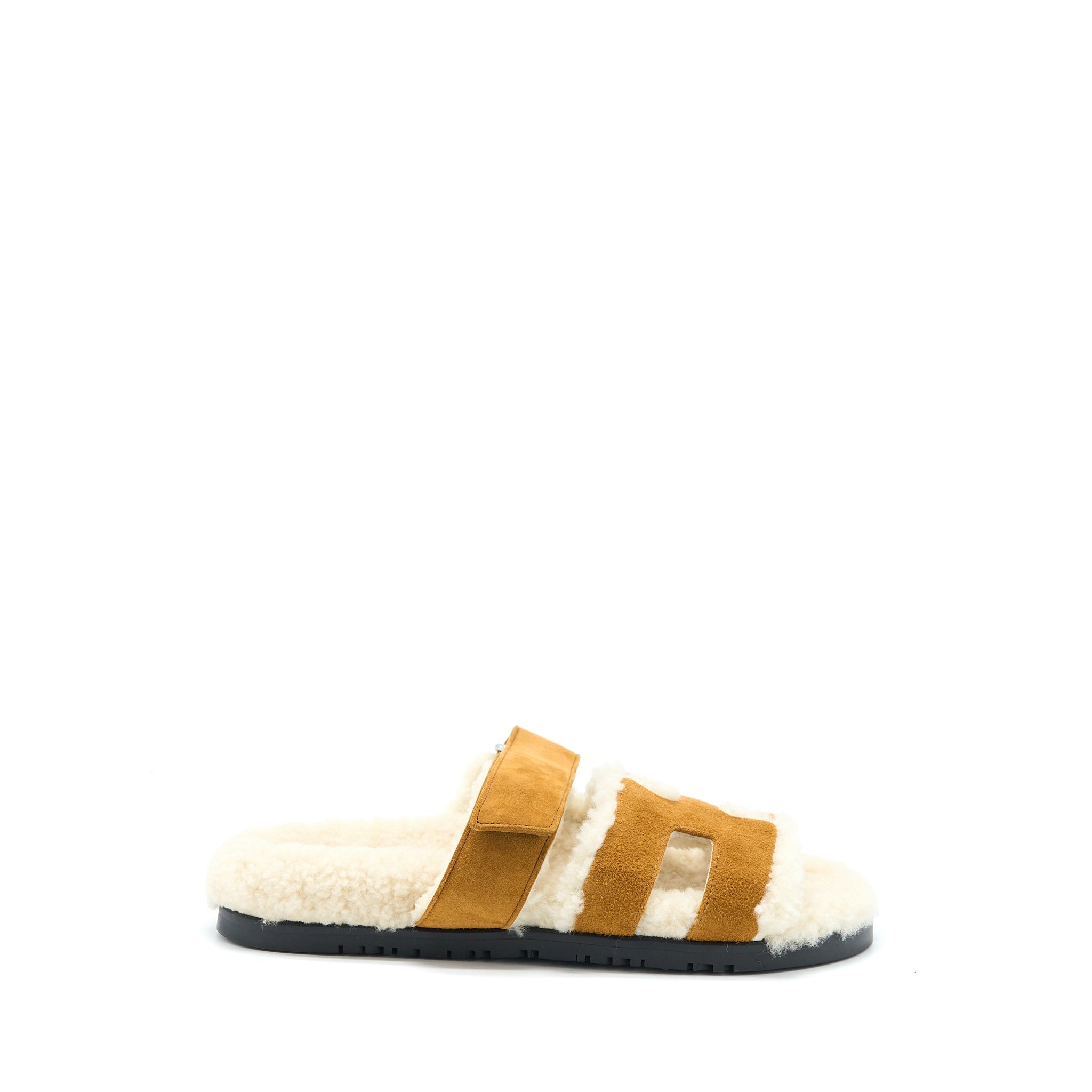 HERMES CHYPRE SANDAL SUEDE GOATSKIN/SHEARLING BEIGE DOREEN/ECRU
