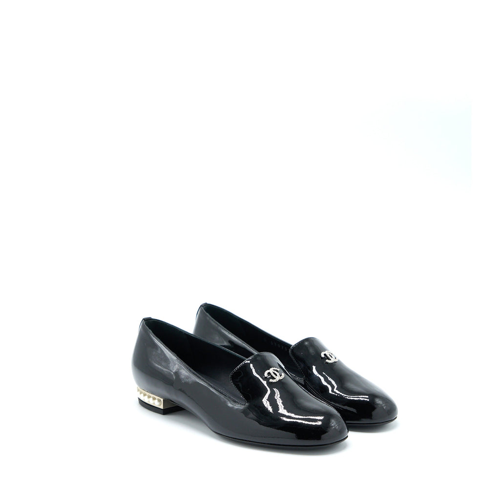 CHANEL LOAFER WITH PEARL/PATENT BLACK SHW