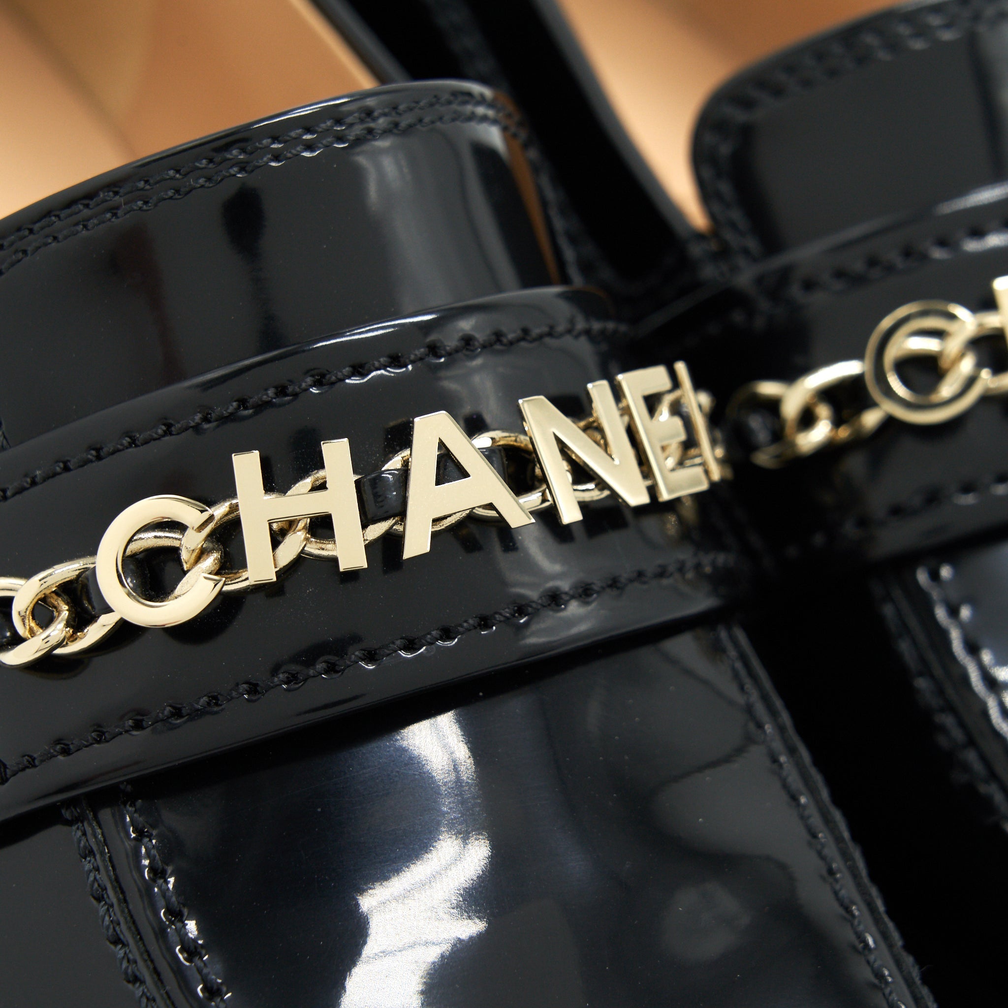CHANEL LEATHER LOAFER BLACK GHW