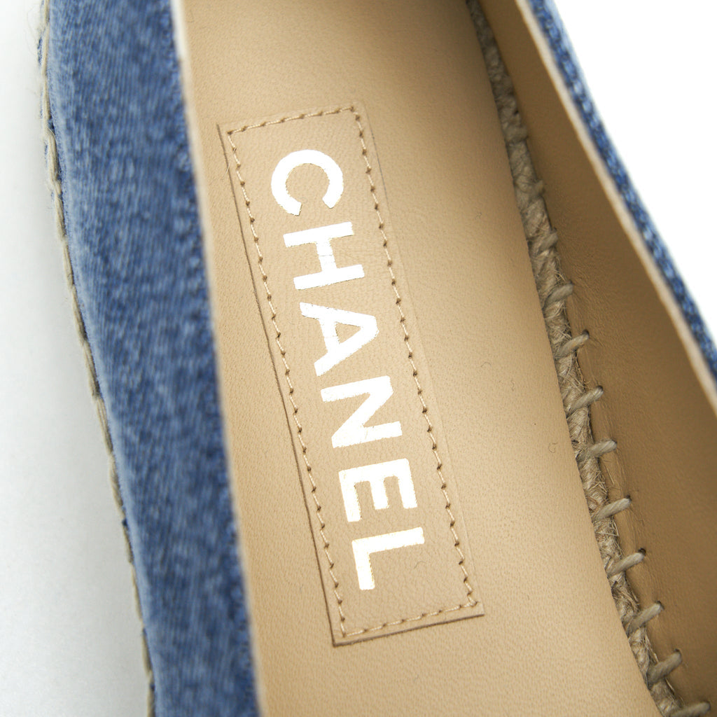 CHANEL ESPADRILLES IN DENIM AND BLACK
