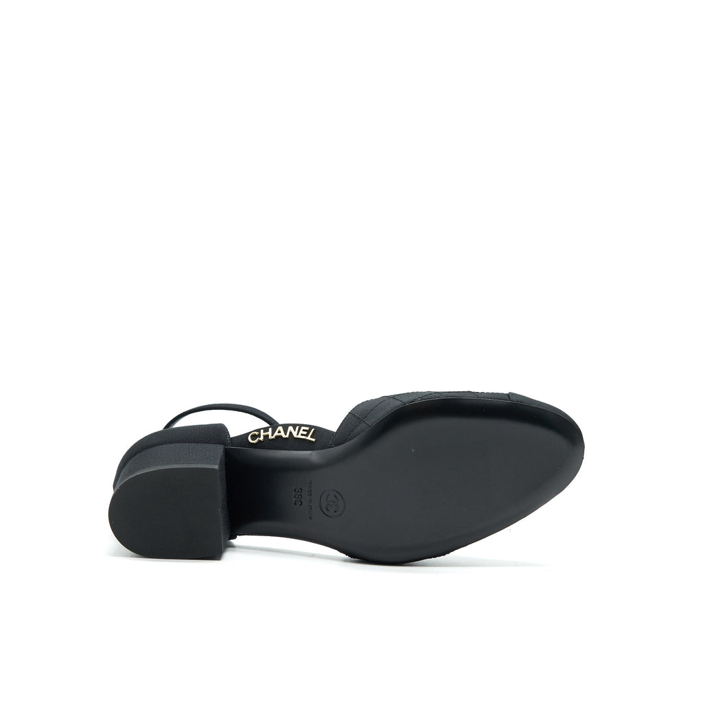 CHANEL BLACK LOW HEEL PUMPS