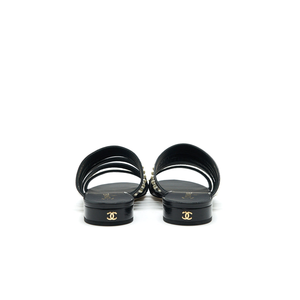 CHANEL LEATHER AND PEARL SANDAL BLACK