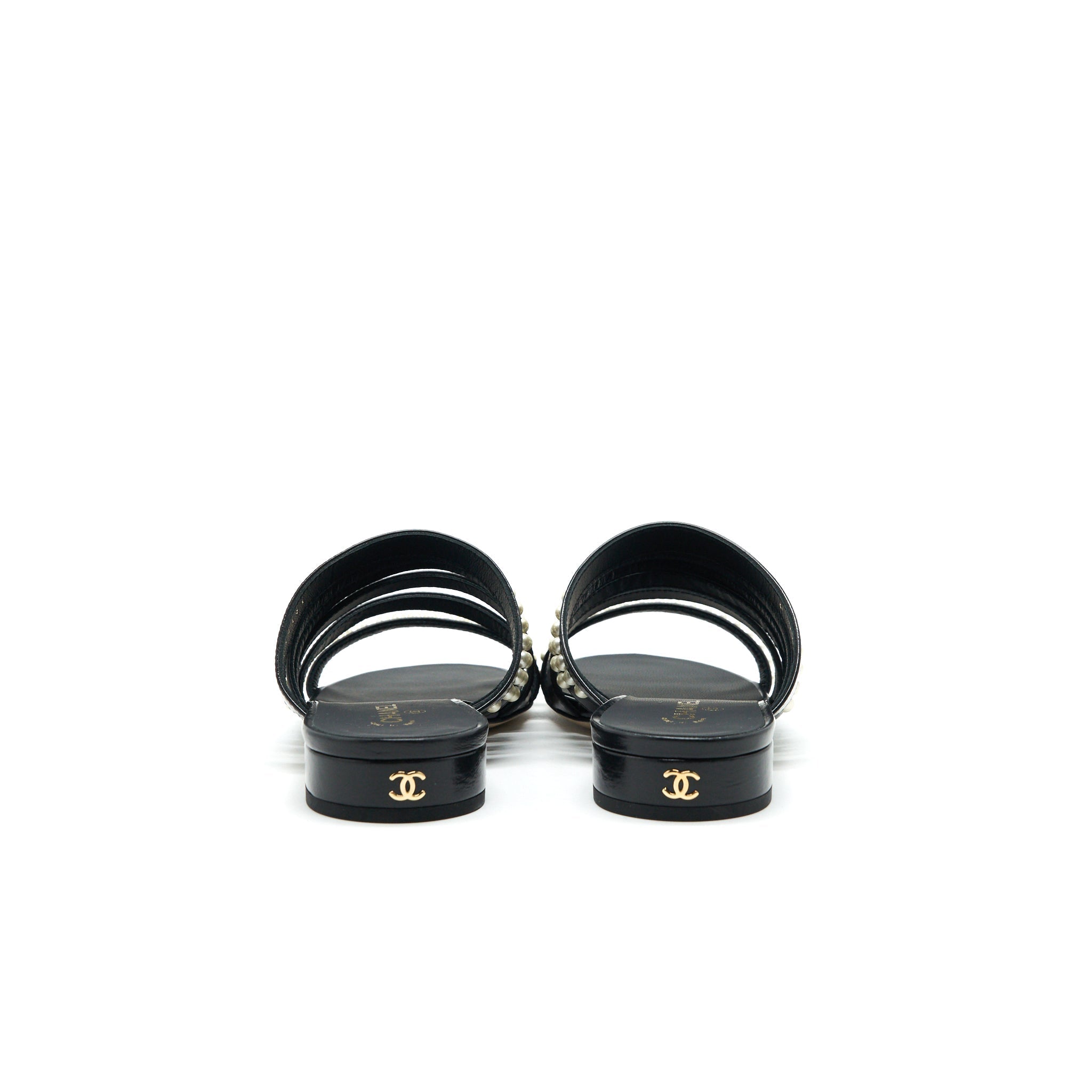 CHANEL LEATHER AND PEARL SANDAL BLACK