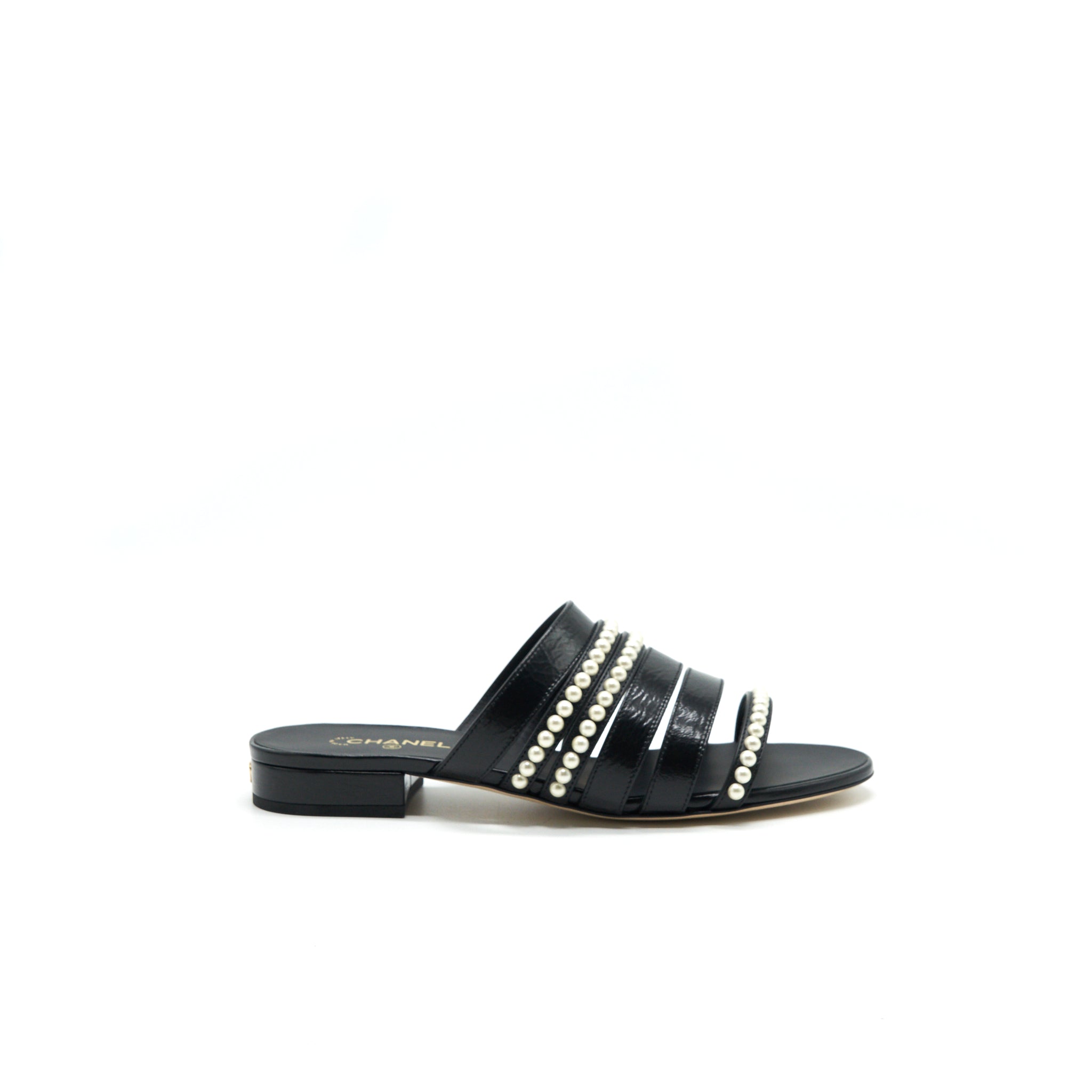 CHANEL LEATHER AND PEARL SANDAL BLACK