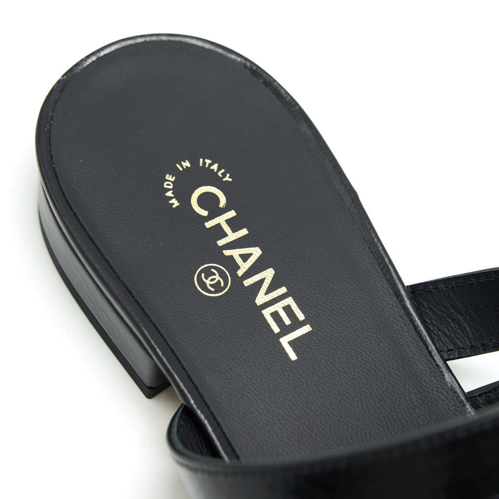 CHANEL LEATHER AND PEARL SANDAL BLACK