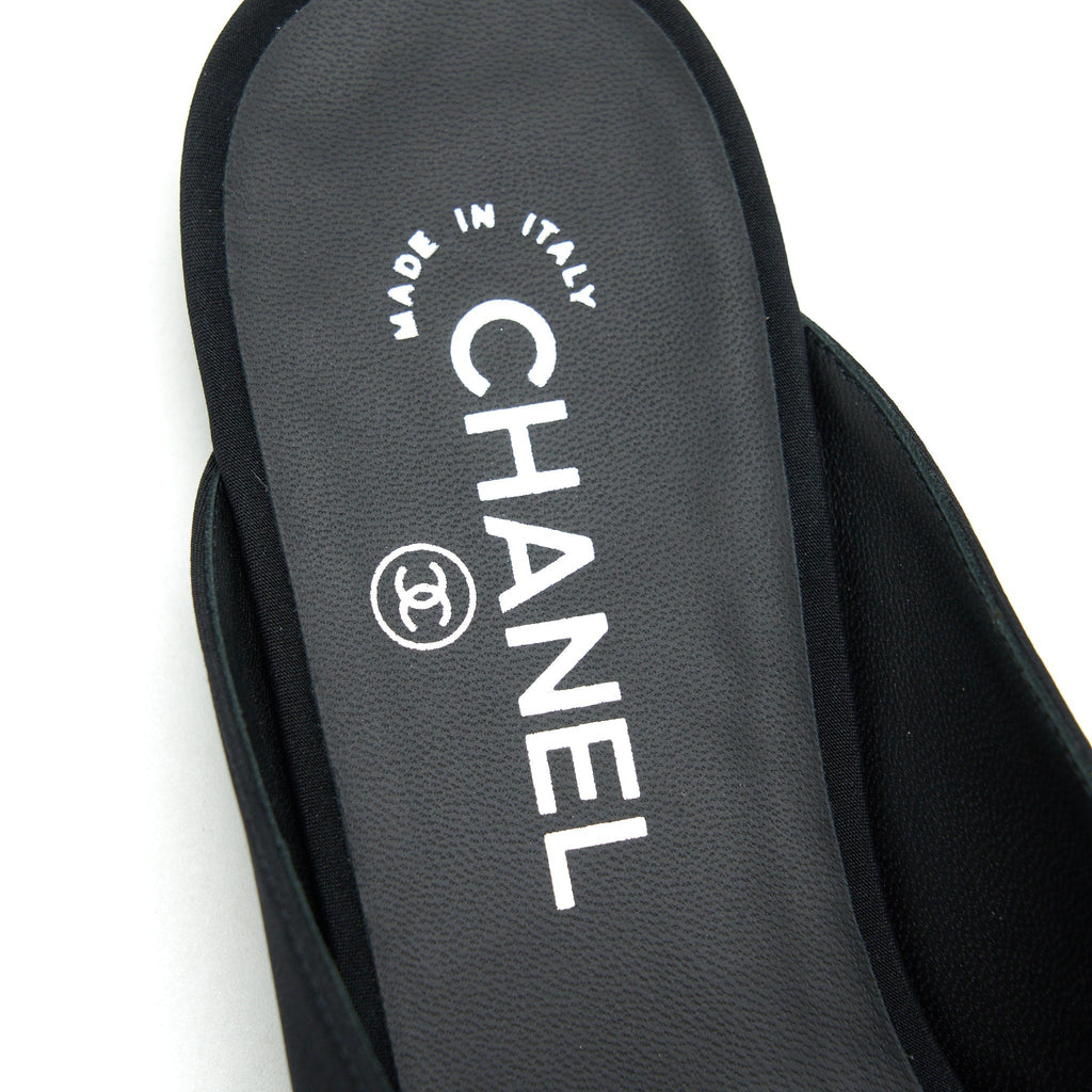 CHANEL STAR VELVET LOAFER BLACK