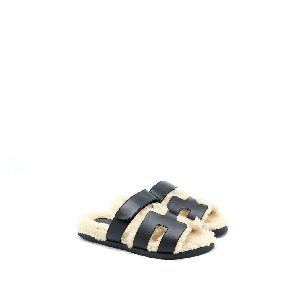 HERMES CHYPRE SANDALS BLACK