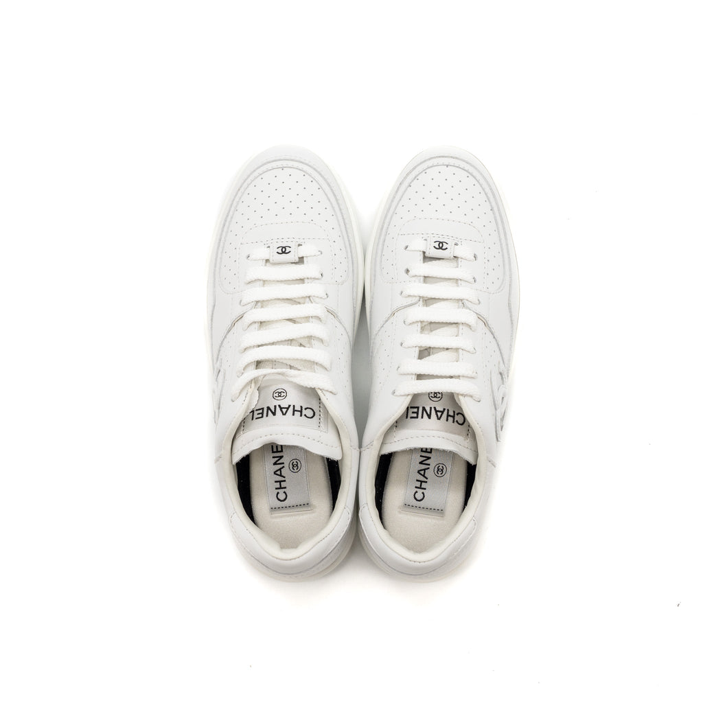 CHANEL CC LOGO SNEAKERS WHITE