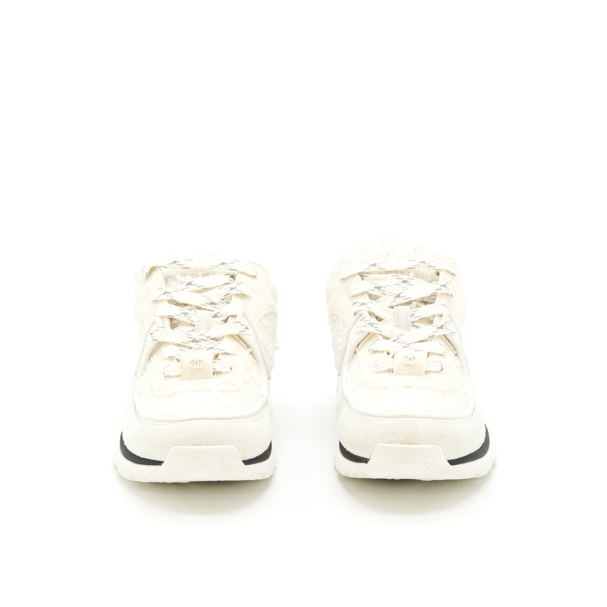 CHANEL SNEAKERS WHITE ( RUN SMALL）