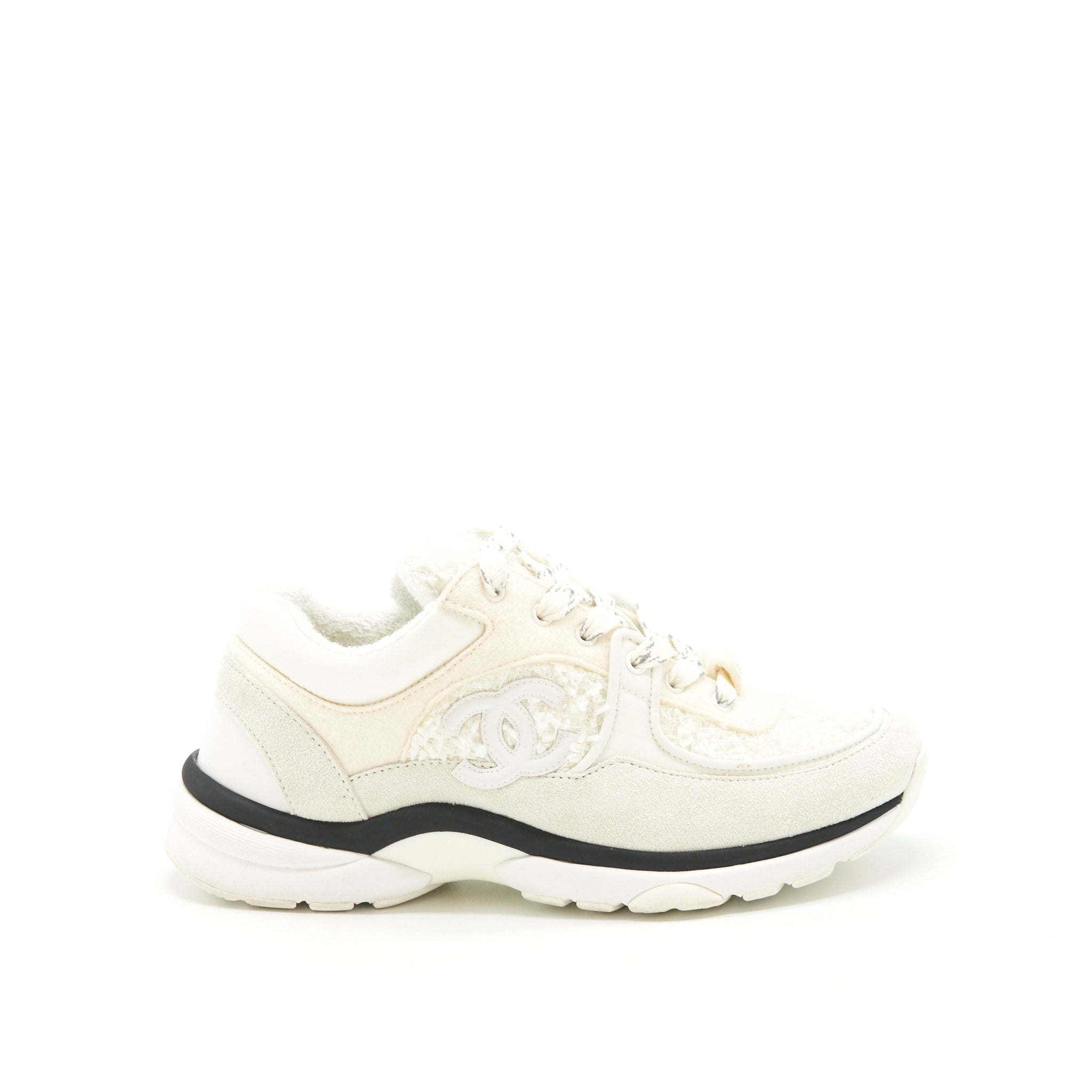 CHANEL SNEAKERS WHITE ( RUN SMALL）