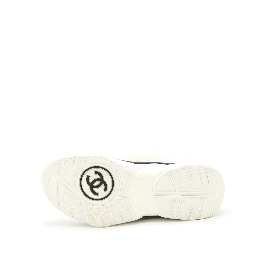 CHANEL SNEAKERS WHITE ( RUN SMALL）