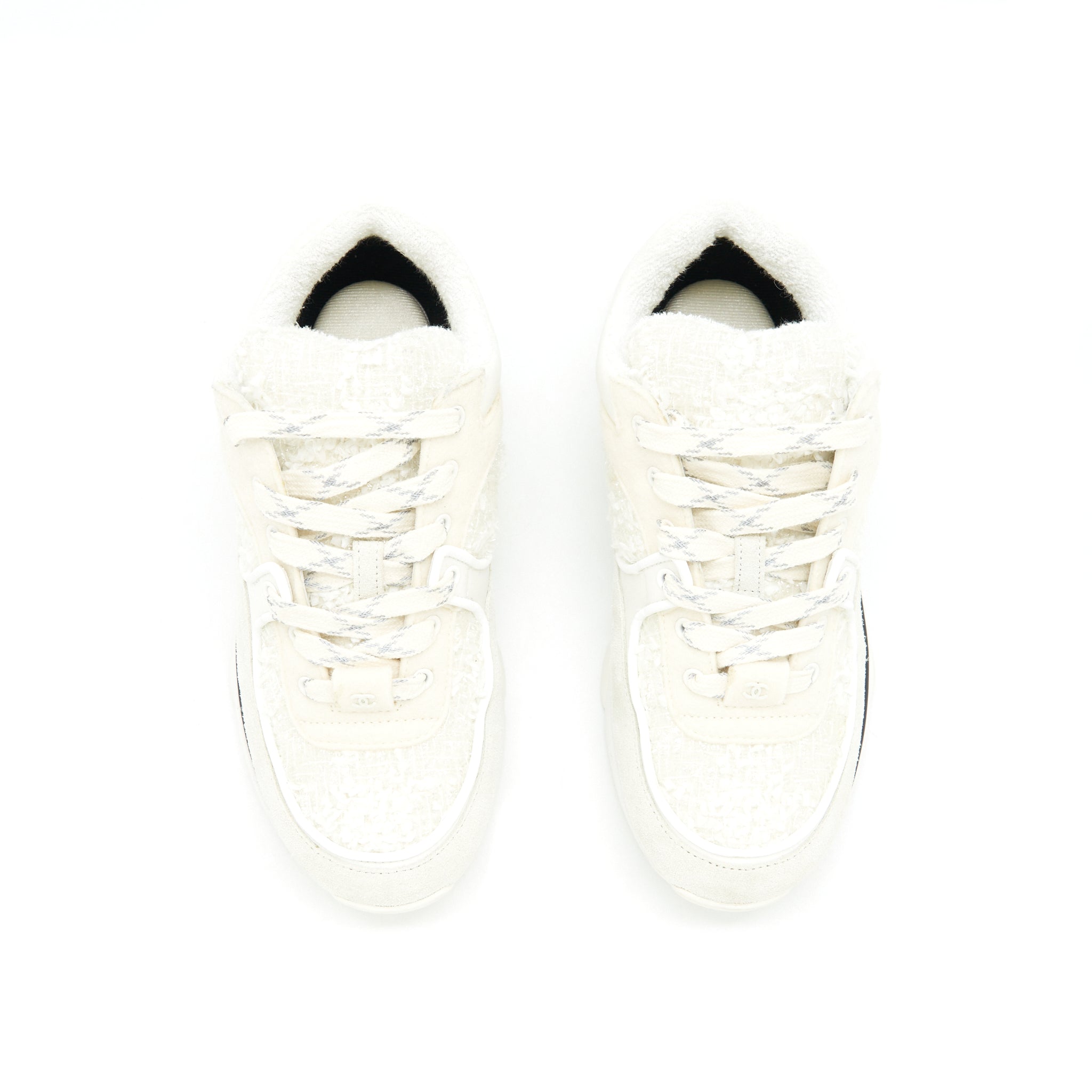 CHANEL SNEAKERS WHITE ( RUN SMALL）