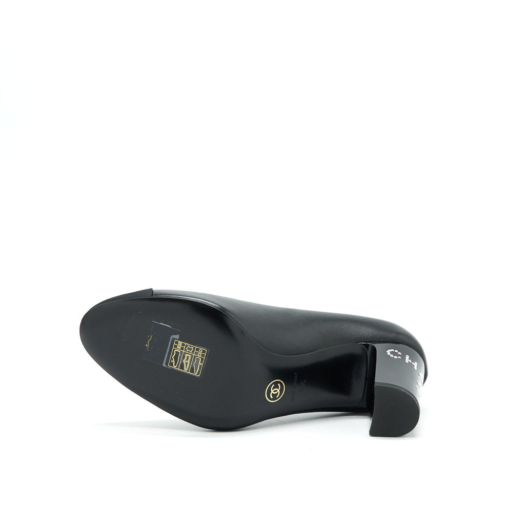 CHANEL PUMP SHOES BLACK WITH LETTER ON HEEL