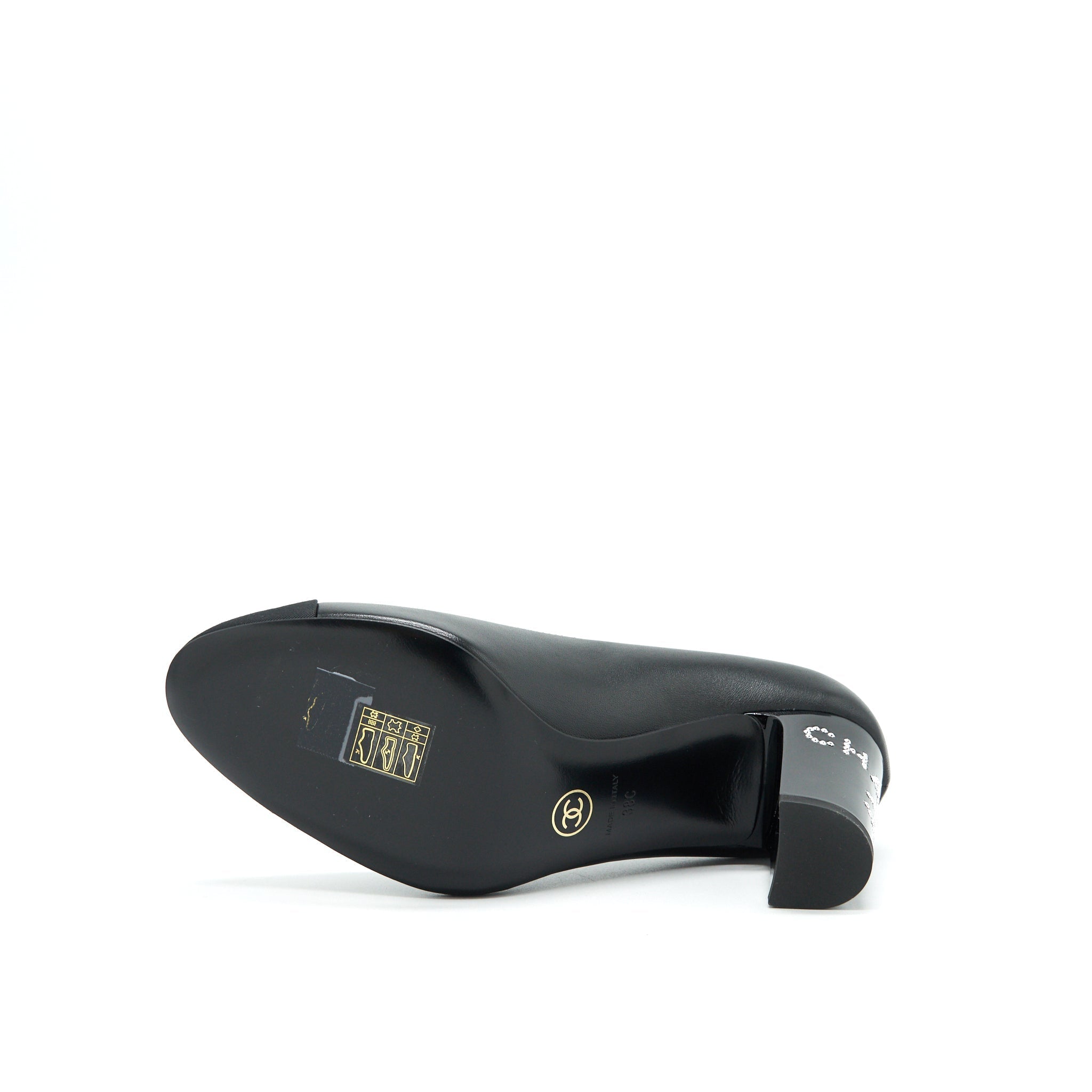 CHANEL PUMP SHOES BLACK WITH LETTER ON HEEL