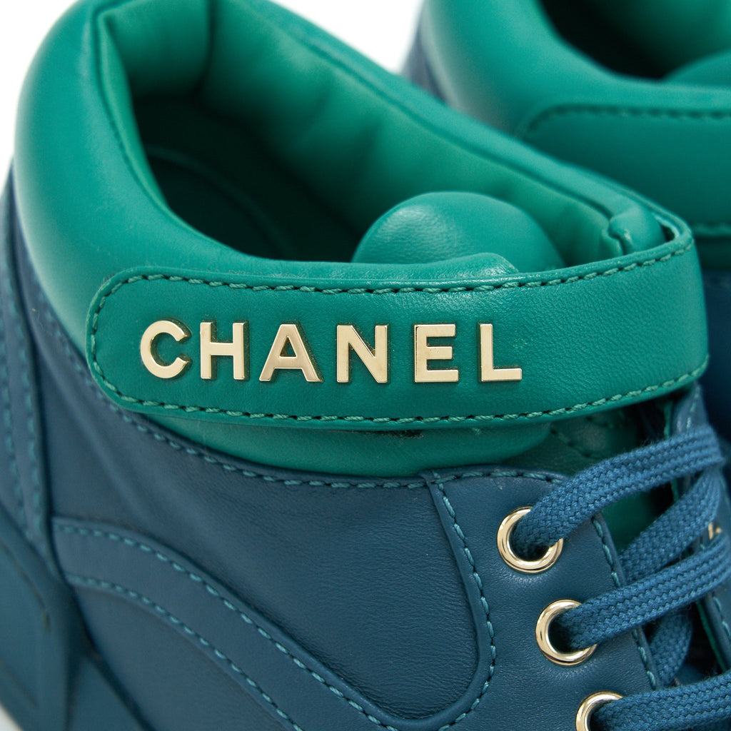 CHANEL SNEAKERS IN BLUE GREEN