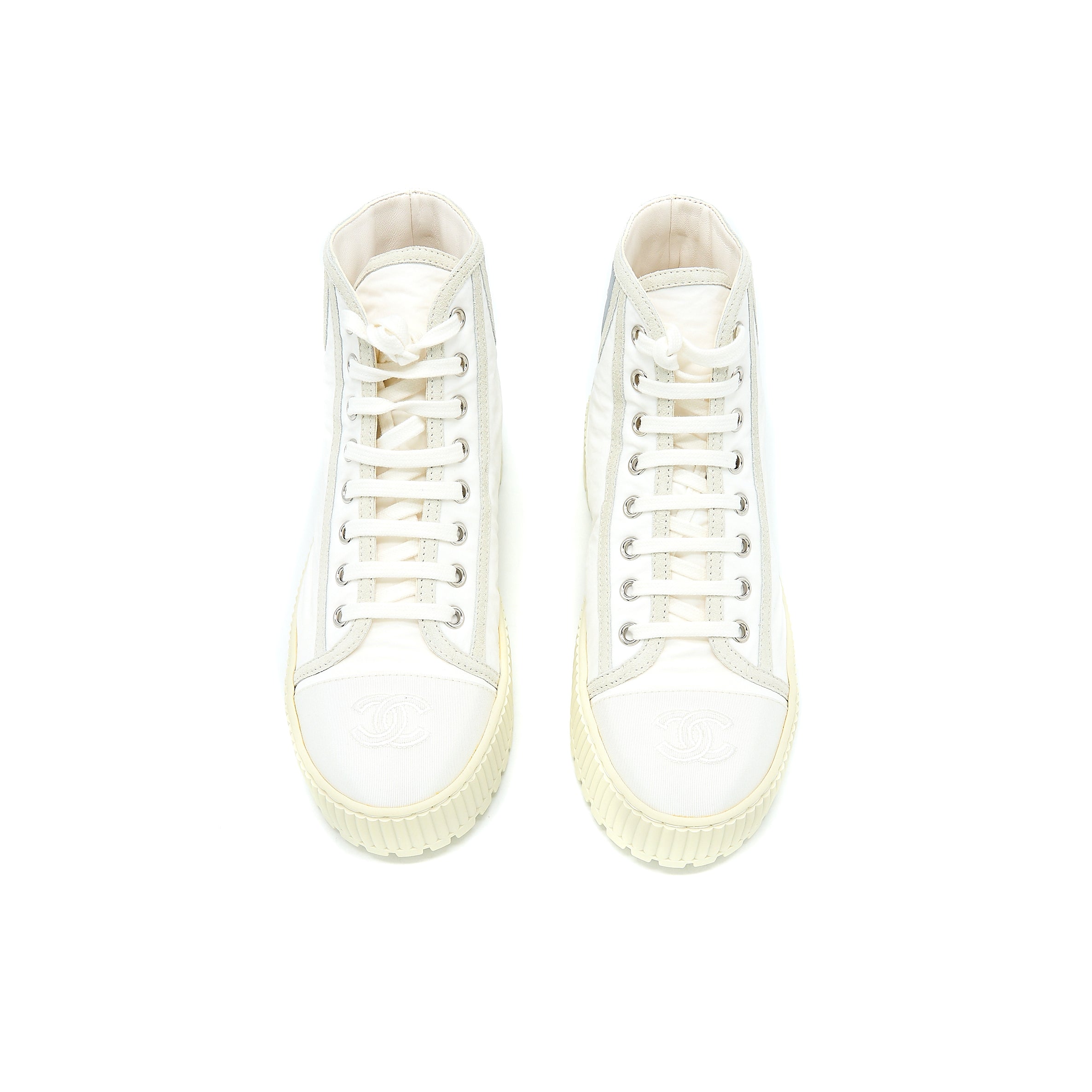 CHANEL HIGH TOP SNEAKER SUEDE/FABRIC WHITE/LIGHT GREY