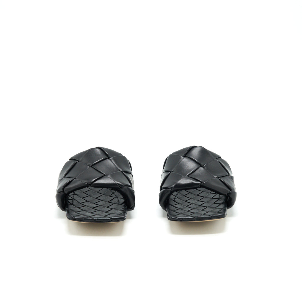 BOTTEGA VENETA LIDO FLAT SANDALS BLACK