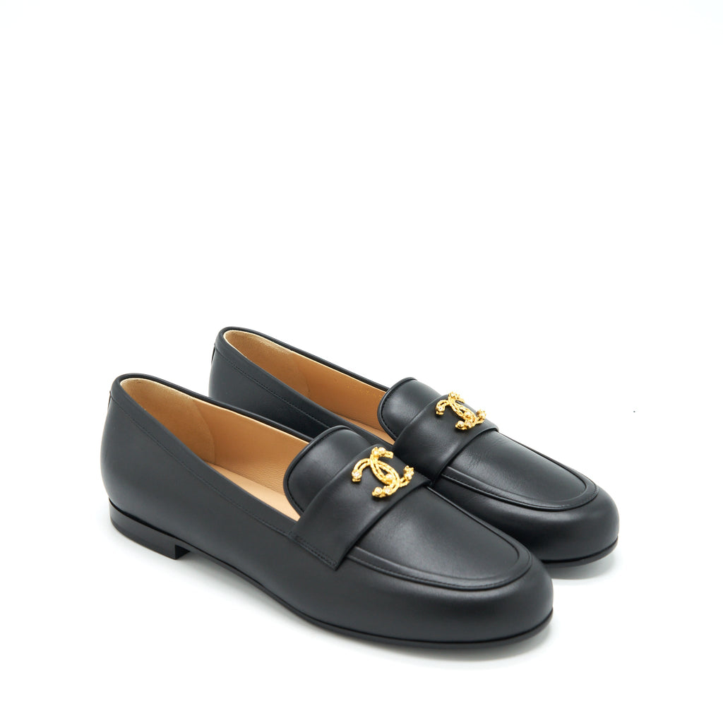 CHANEL DETAILED CC LOGO LOAFER BLACK GHW