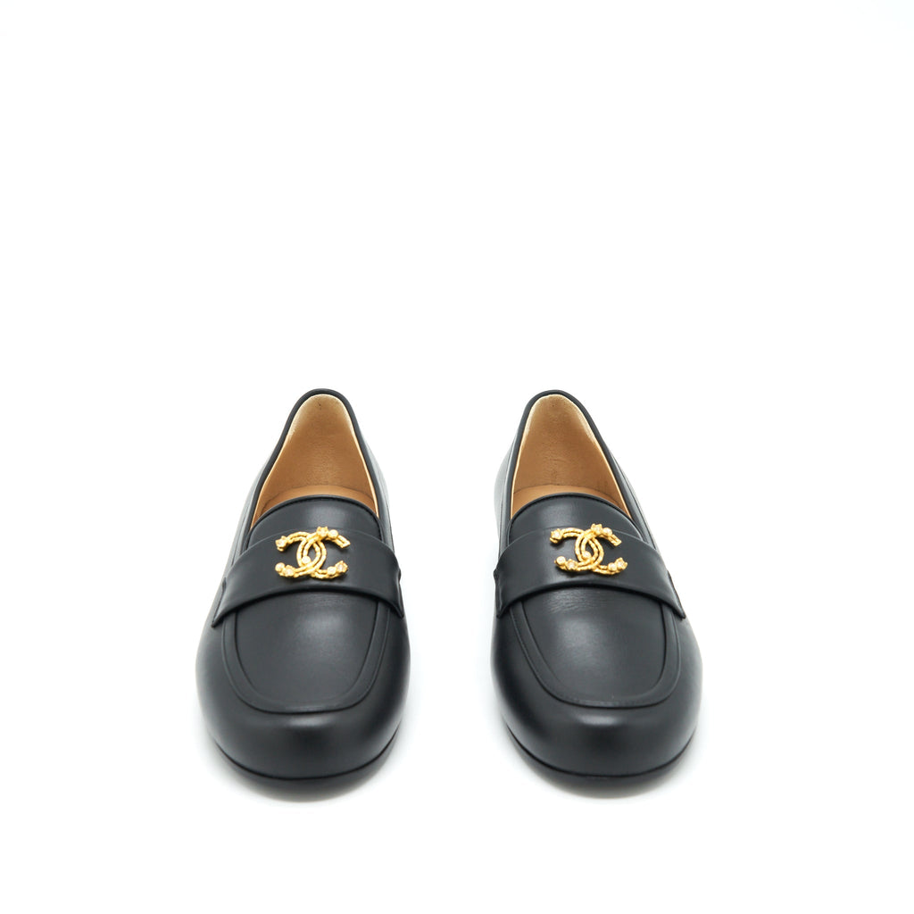 CHANEL DETAILED CC LOGO LOAFER BLACK GHW