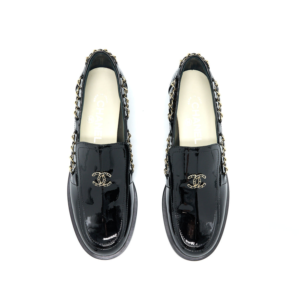 CHANEL CC LOGO FLATS CHAIN LOAFERS PATENT BLACK