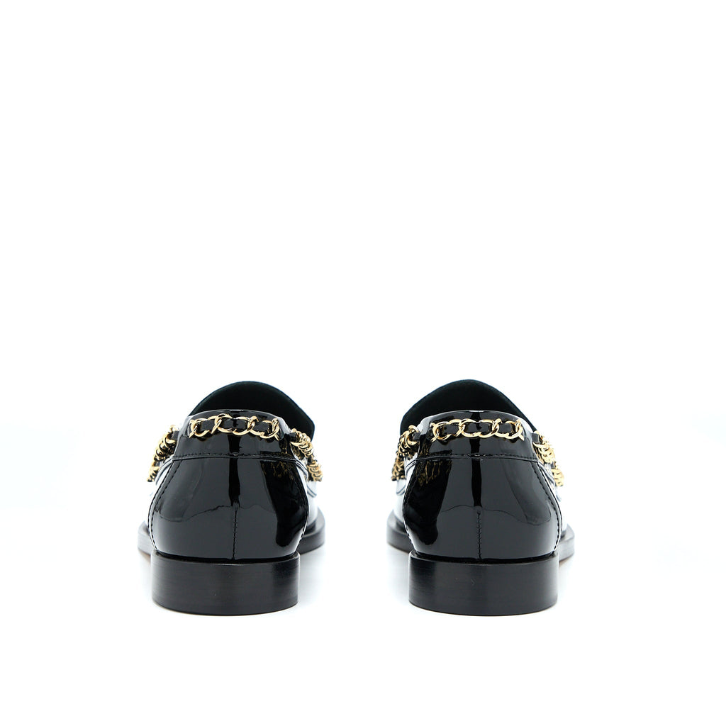CHANEL CC LOGO FLATS CHAIN LOAFERS PATENT BLACK
