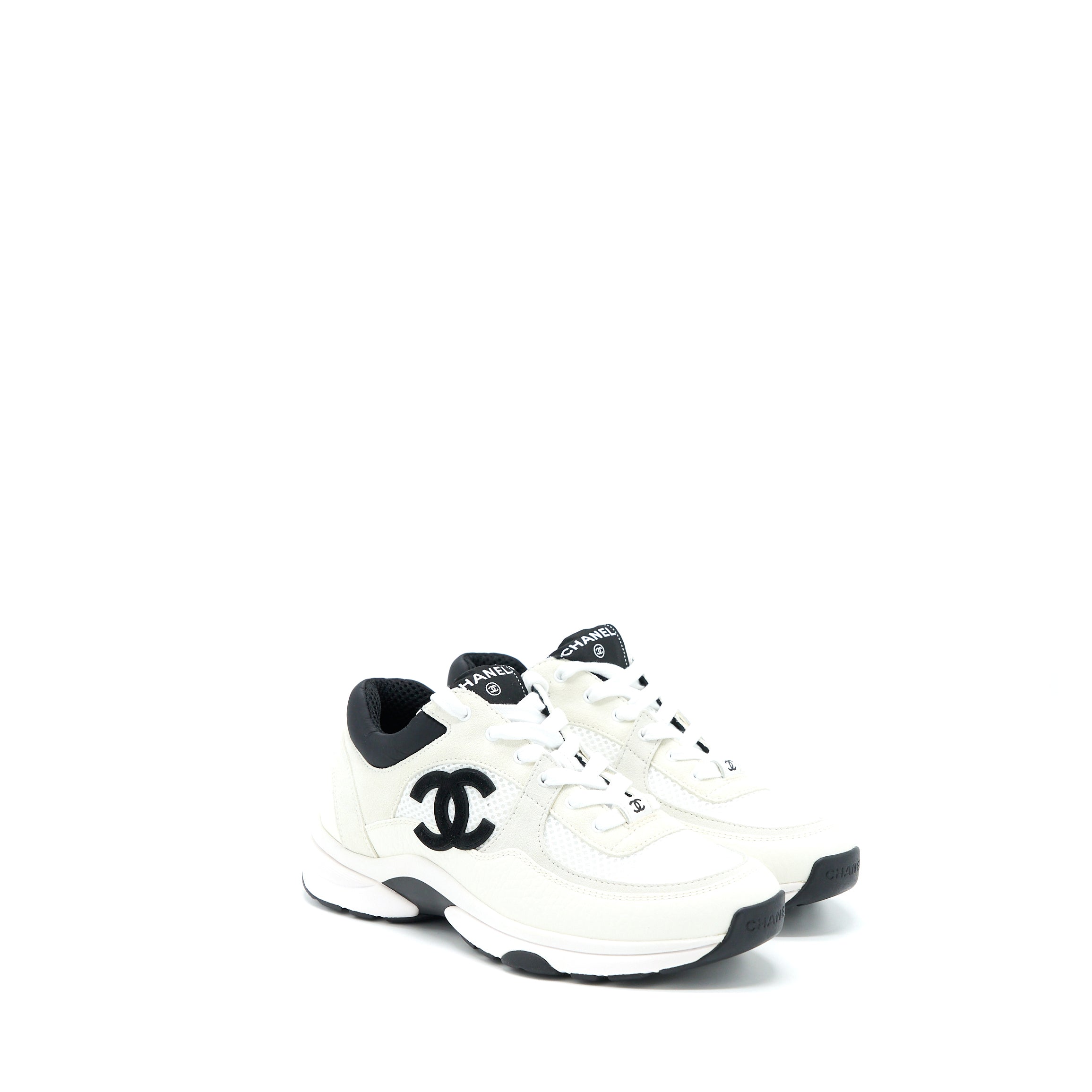 CHANEL CC LOGO SNEAKER BLACK/WHITE