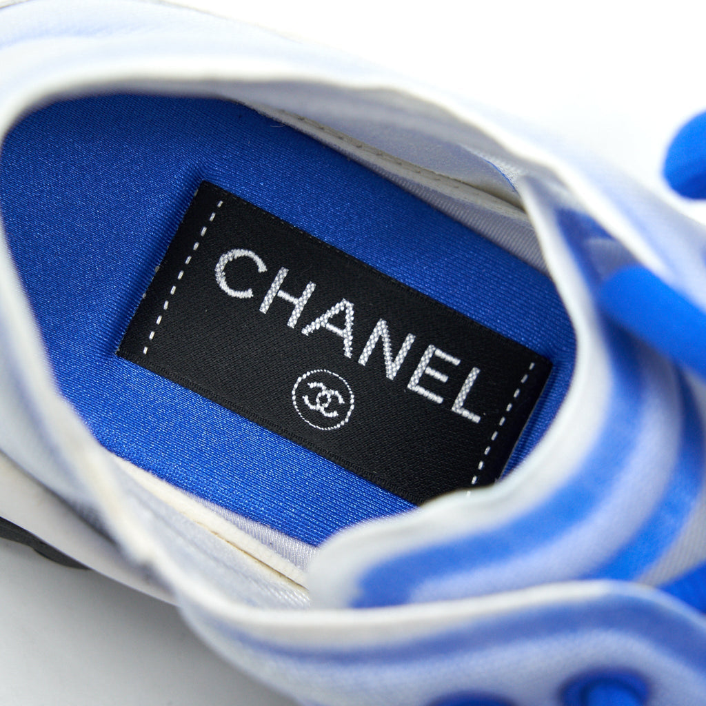 CHANEL CC LOGO SNEAKER BLUE
