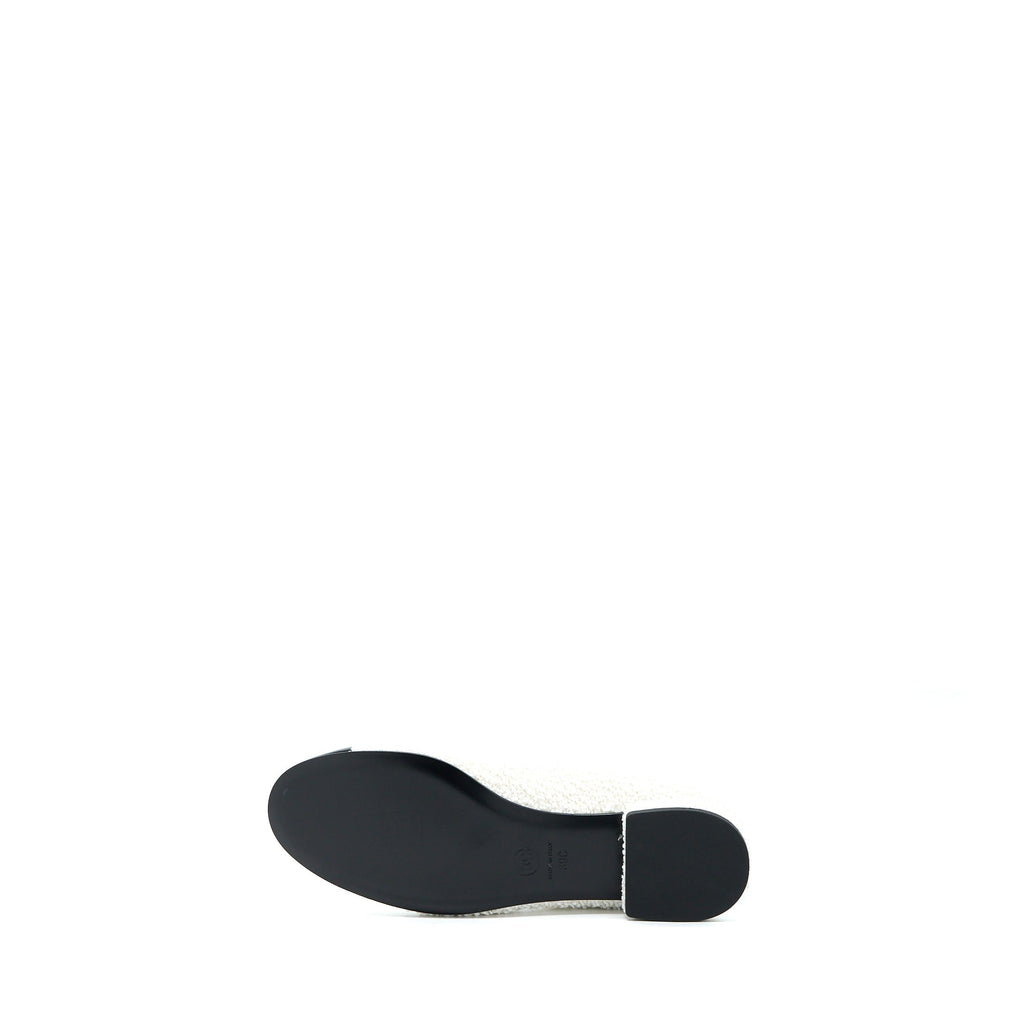 CHANEL 23C FLAT SHOES FABRIC/PATENT BLACK/WHITE