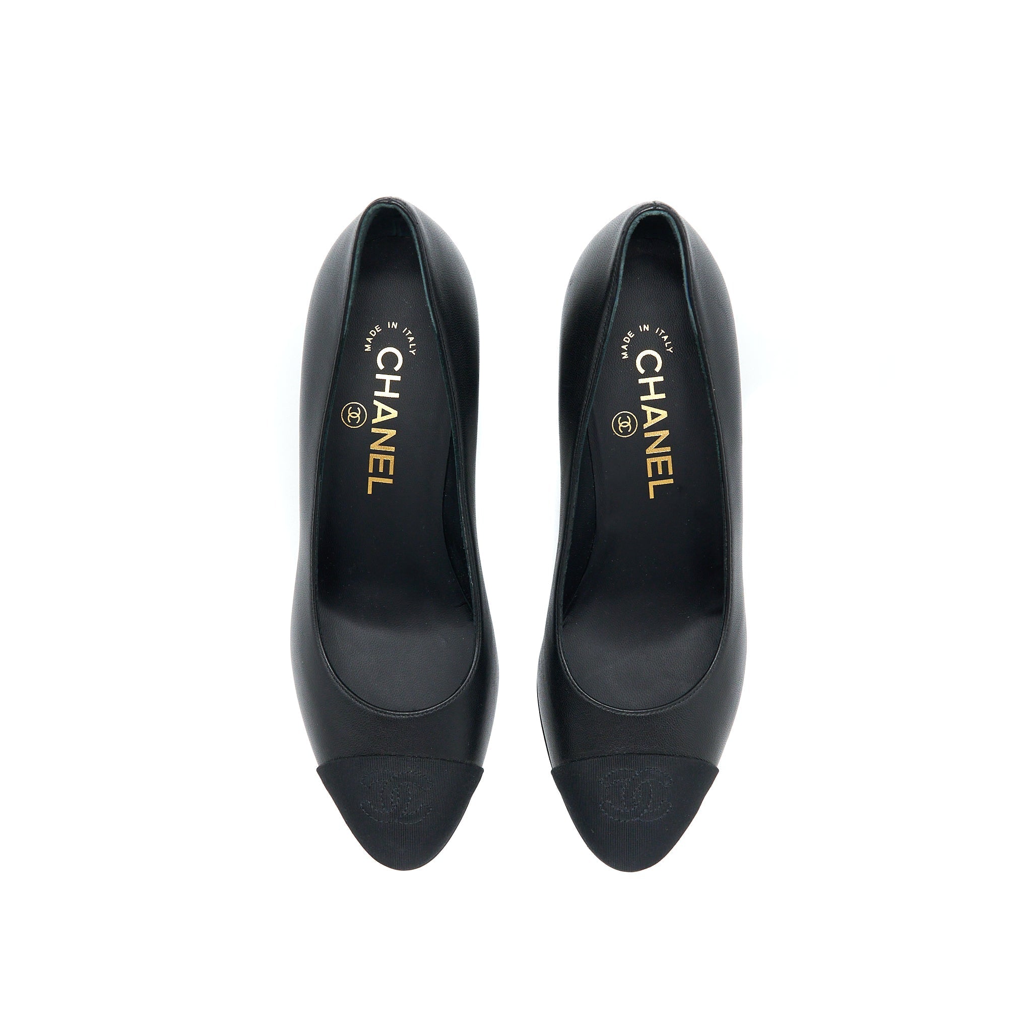 CHANEL CC LOGO HEELS WITH PEARL BLACK