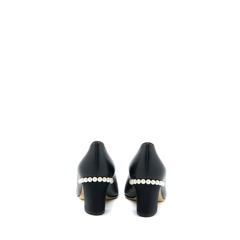 CHANEL CC LOGO HEELS WITH PEARL BLACK