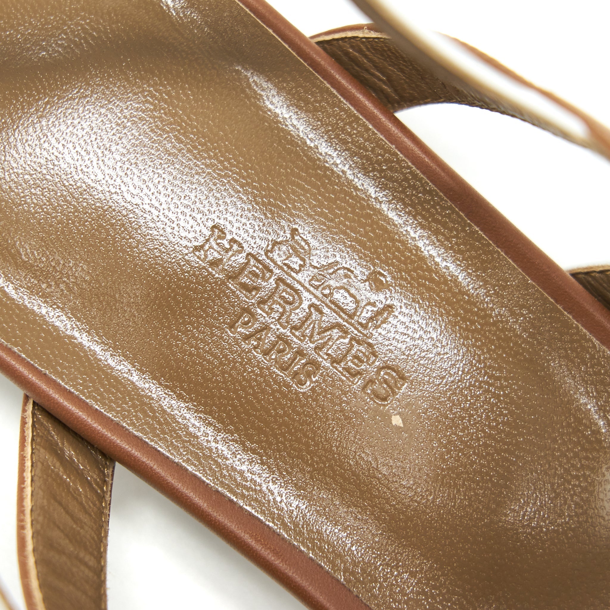 HERMES SANDAL WHITE AND GOLD