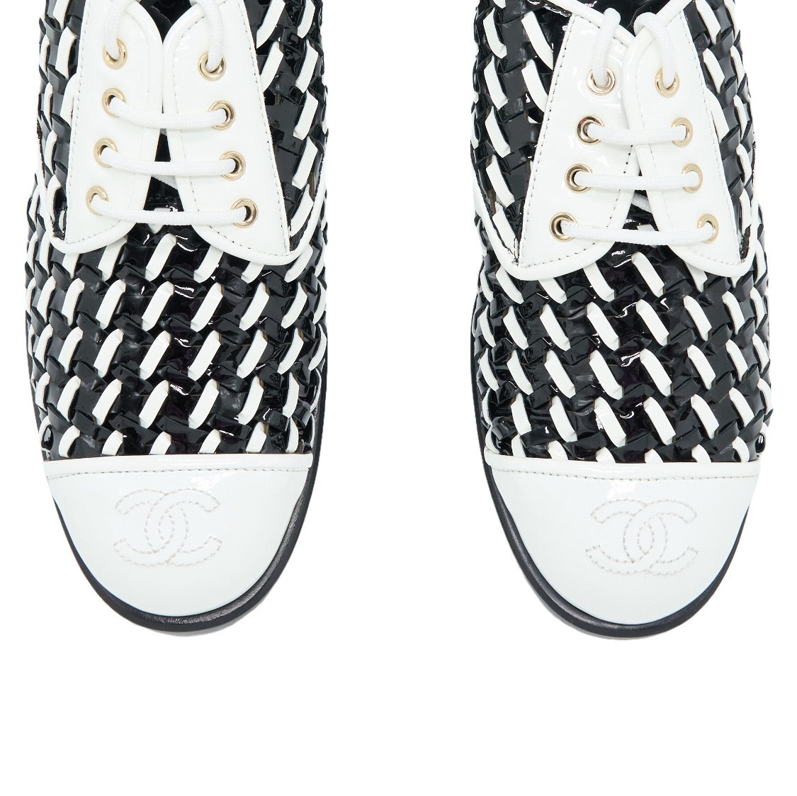 CHANEL PATENT BLACK/WHITE LOAFER