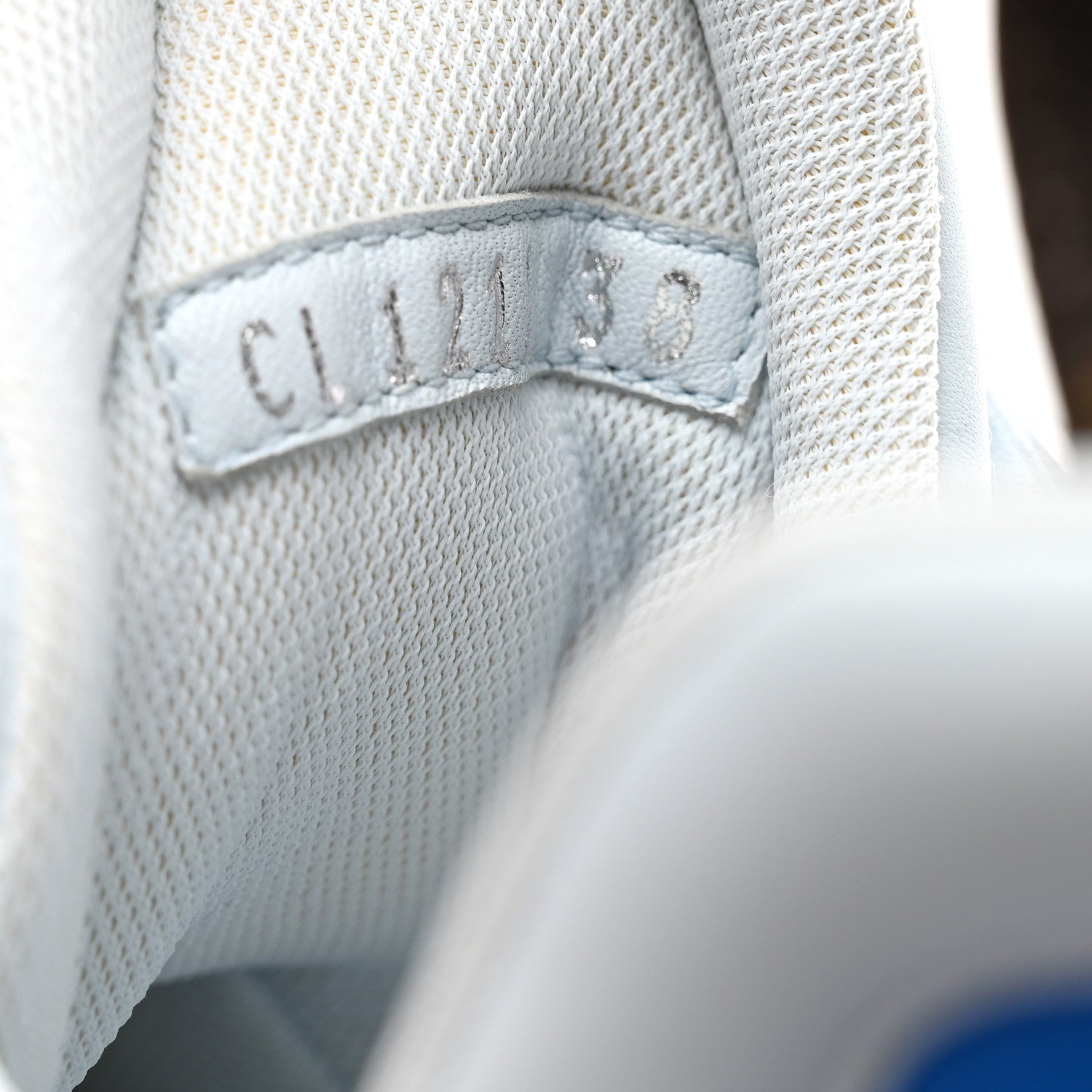 LOUIS VUITTON LV ARCHLIGHT GRADIENT SNEAKERS LIGHT BLUE