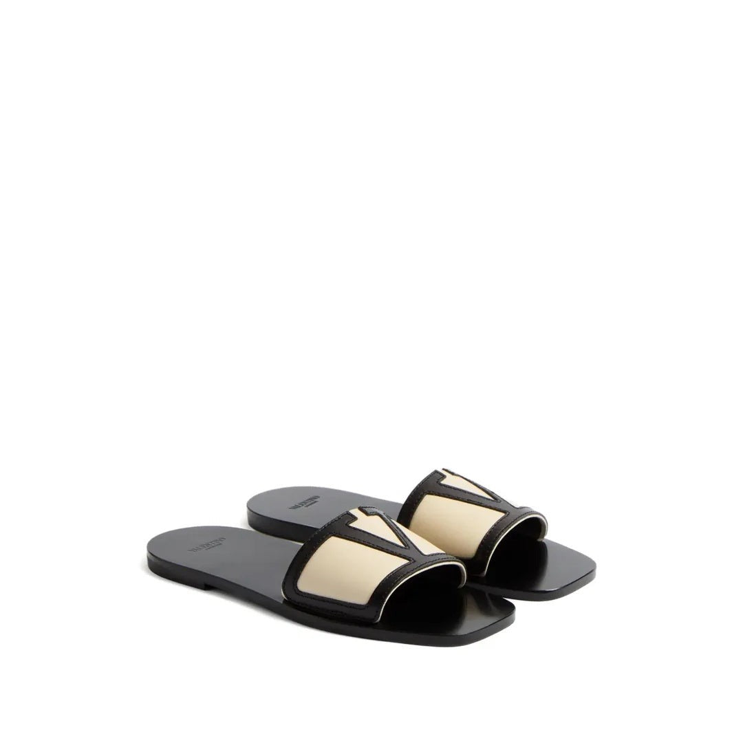 Valentino Garavani Viva Superstar Sandals - Ivory/Cream