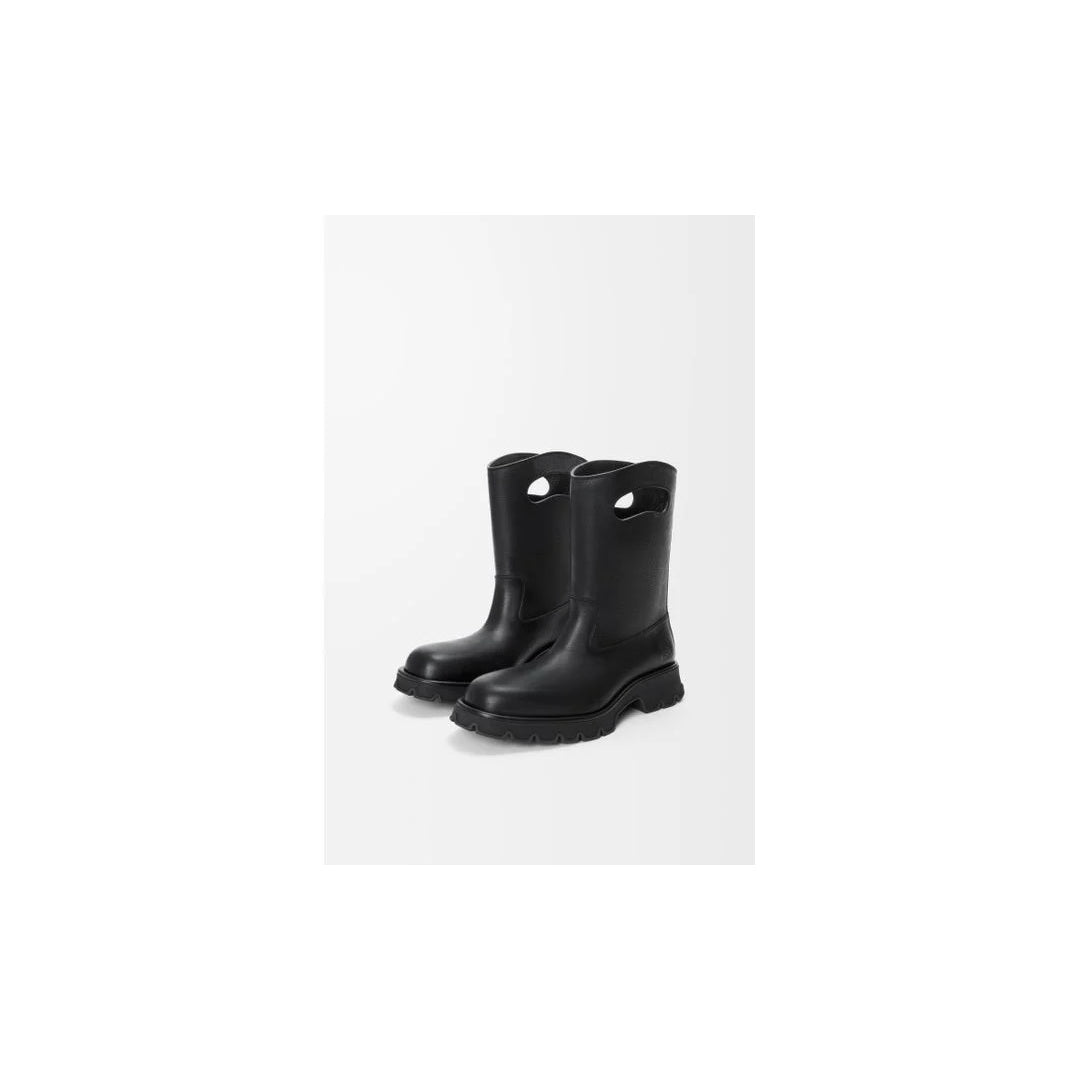 LOEWE BOBBY BOOT VEGETABLE-TANNED CALFSKIN BLACK